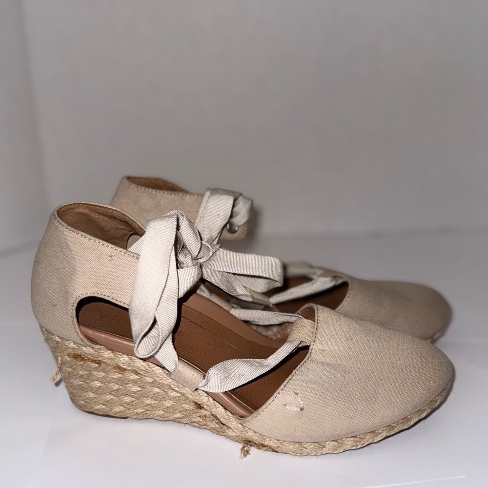 Vionic Women's Beige Espadrille Wedge Ankle-tie size 7